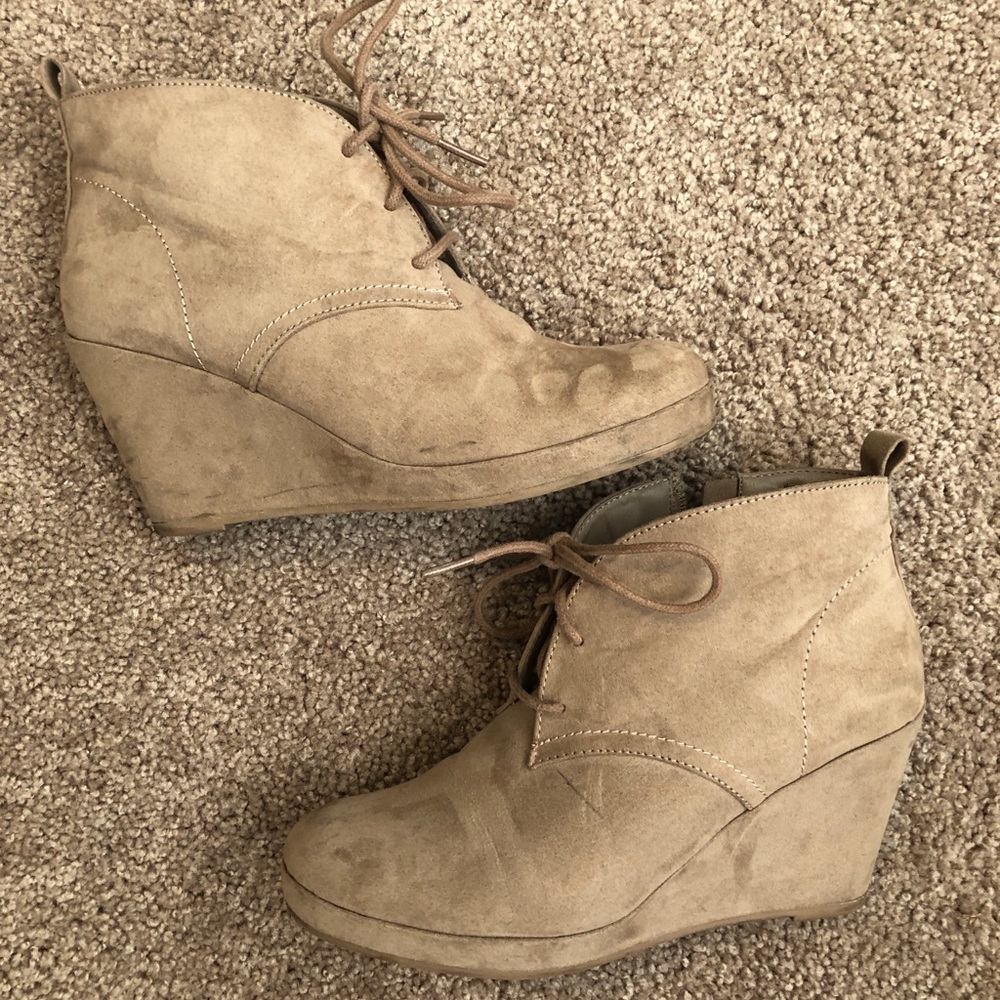 Bootie wedges tan